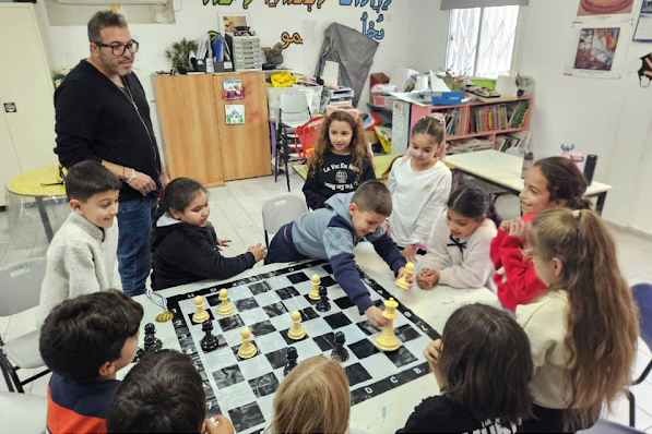 young children learn chess